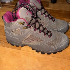 Women’s Hiking Boots